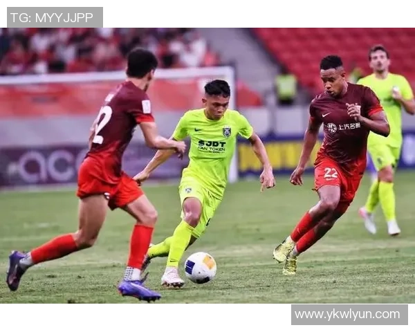 中央水手与西部联的激烈对决展现足球魅力与团队精神的巅峰较量