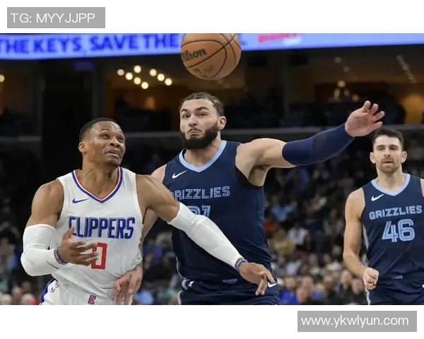 快船队与太阳的激烈对决展现篮球魅力与团队精神的巅峰时刻