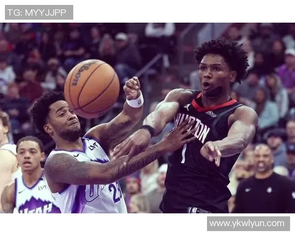 2月12日火箭队对决强敌全力争胜展现球队实力与团结精神