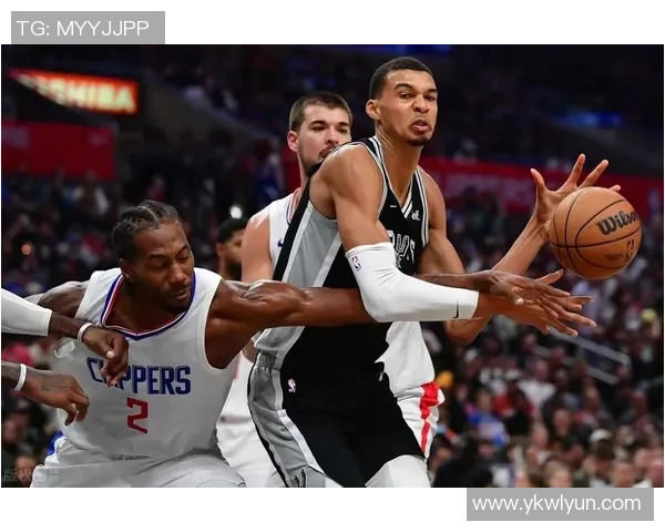 2015年马刺与快船激战回顾精彩录像重温篮球经典瞬间